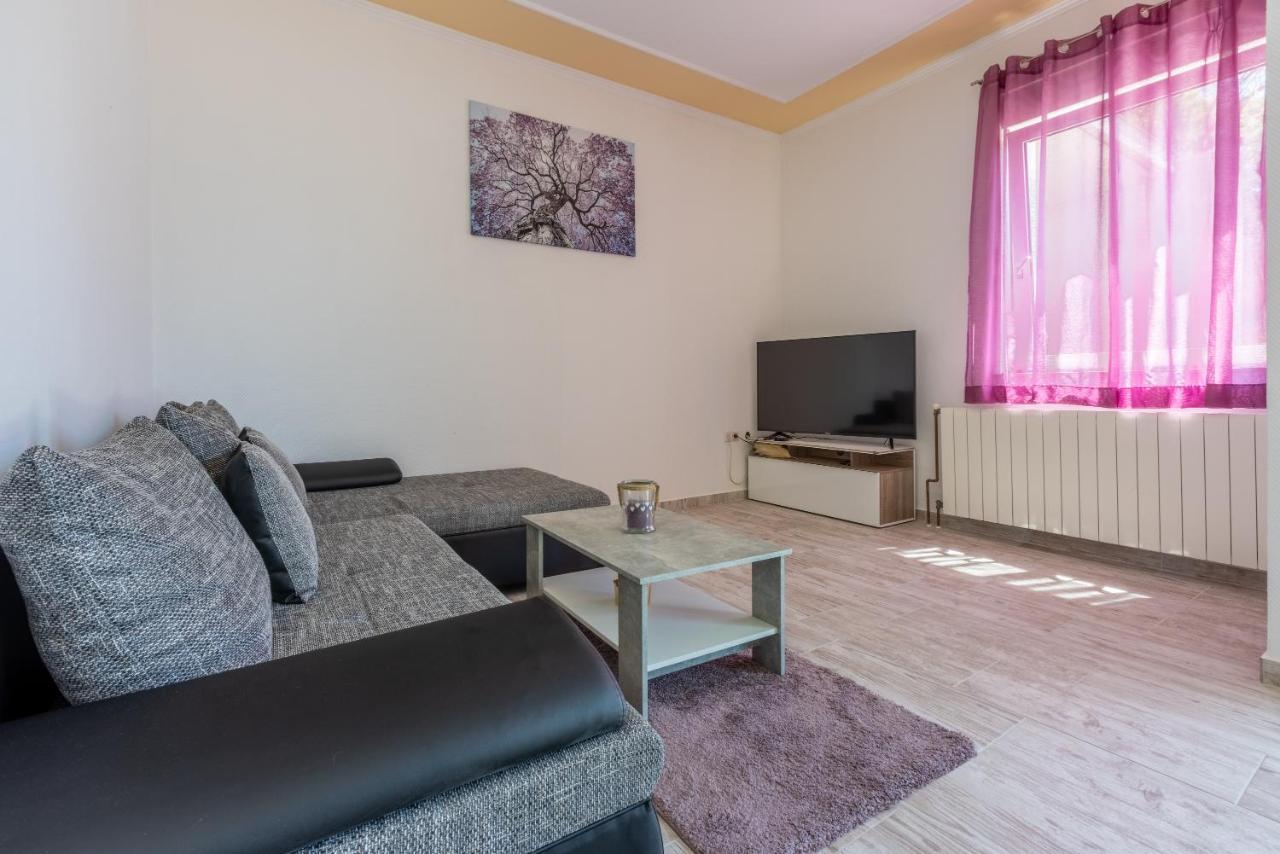 Apartments Antonija Crikvenica Bagian luar foto