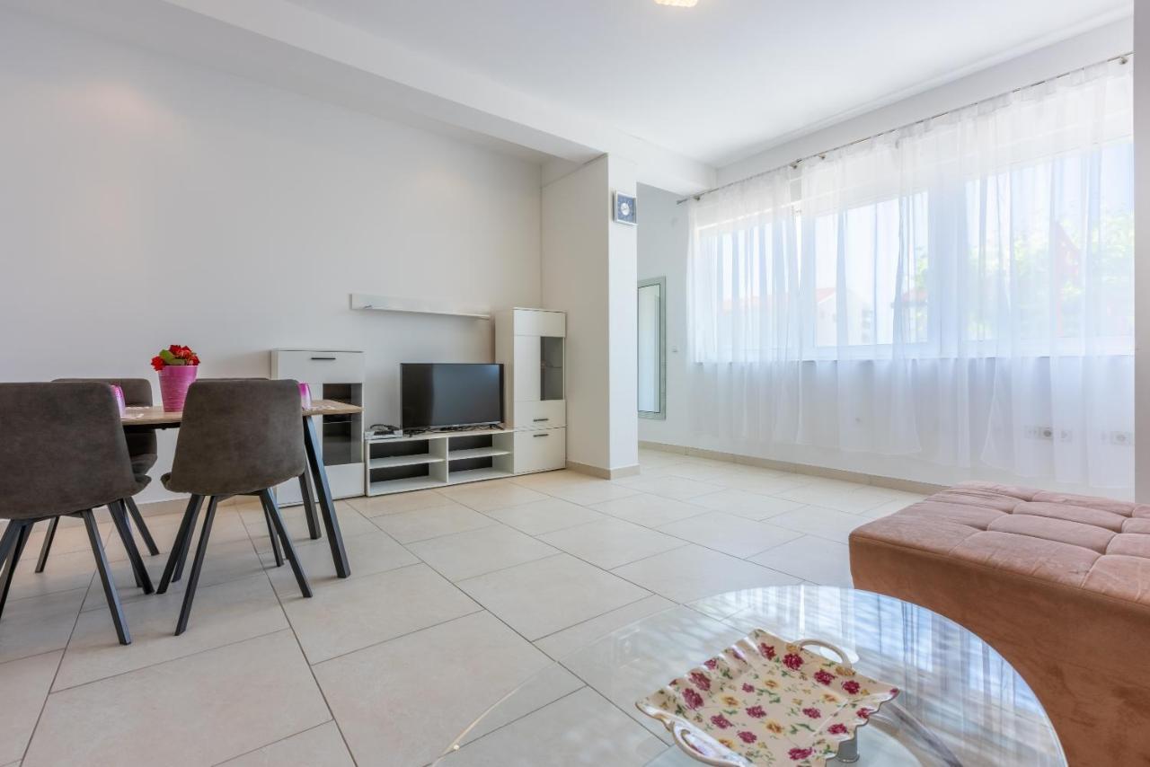 Apartments Antonija Crikvenica Bagian luar foto
