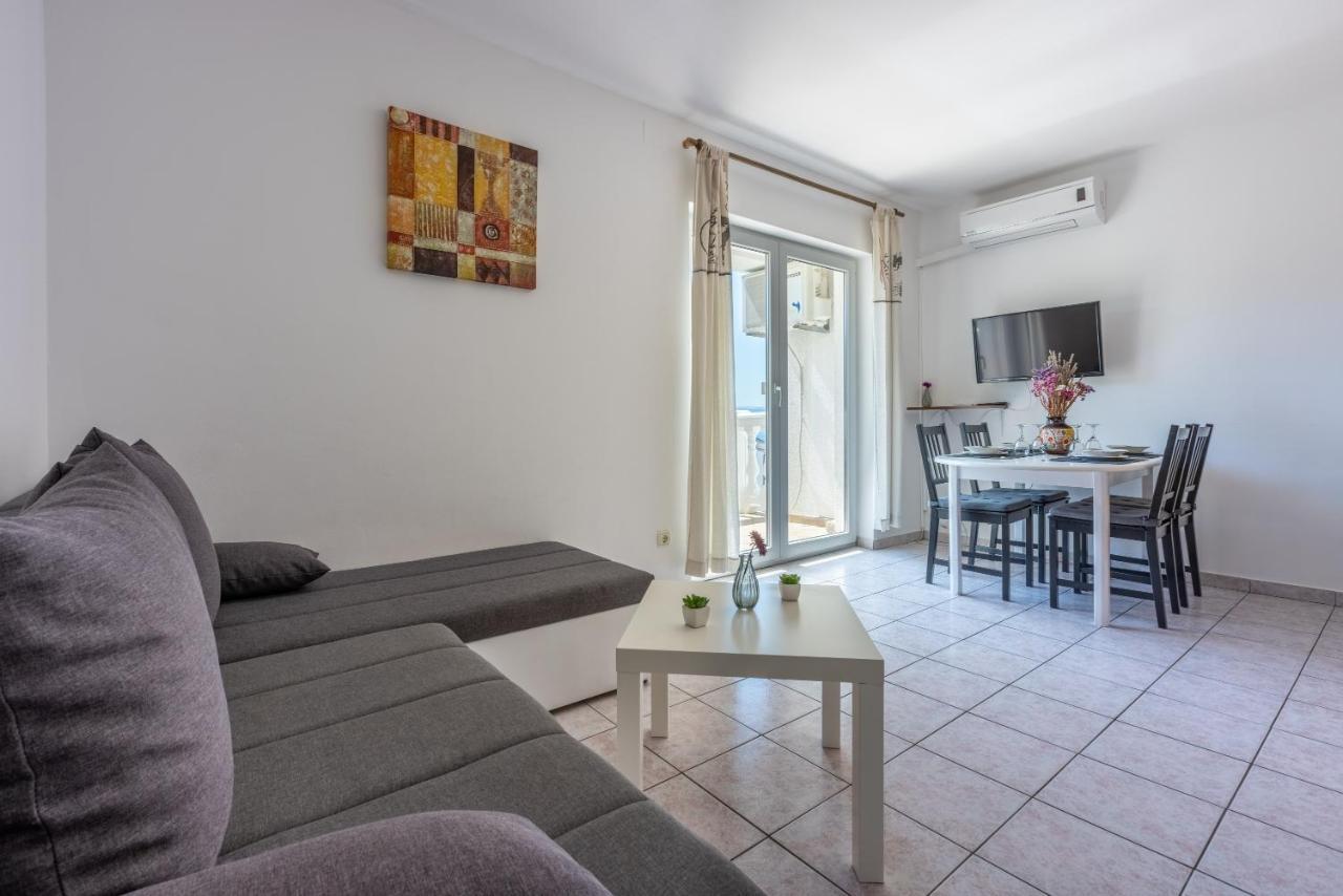 Apartments Antonija Crikvenica Bagian luar foto
