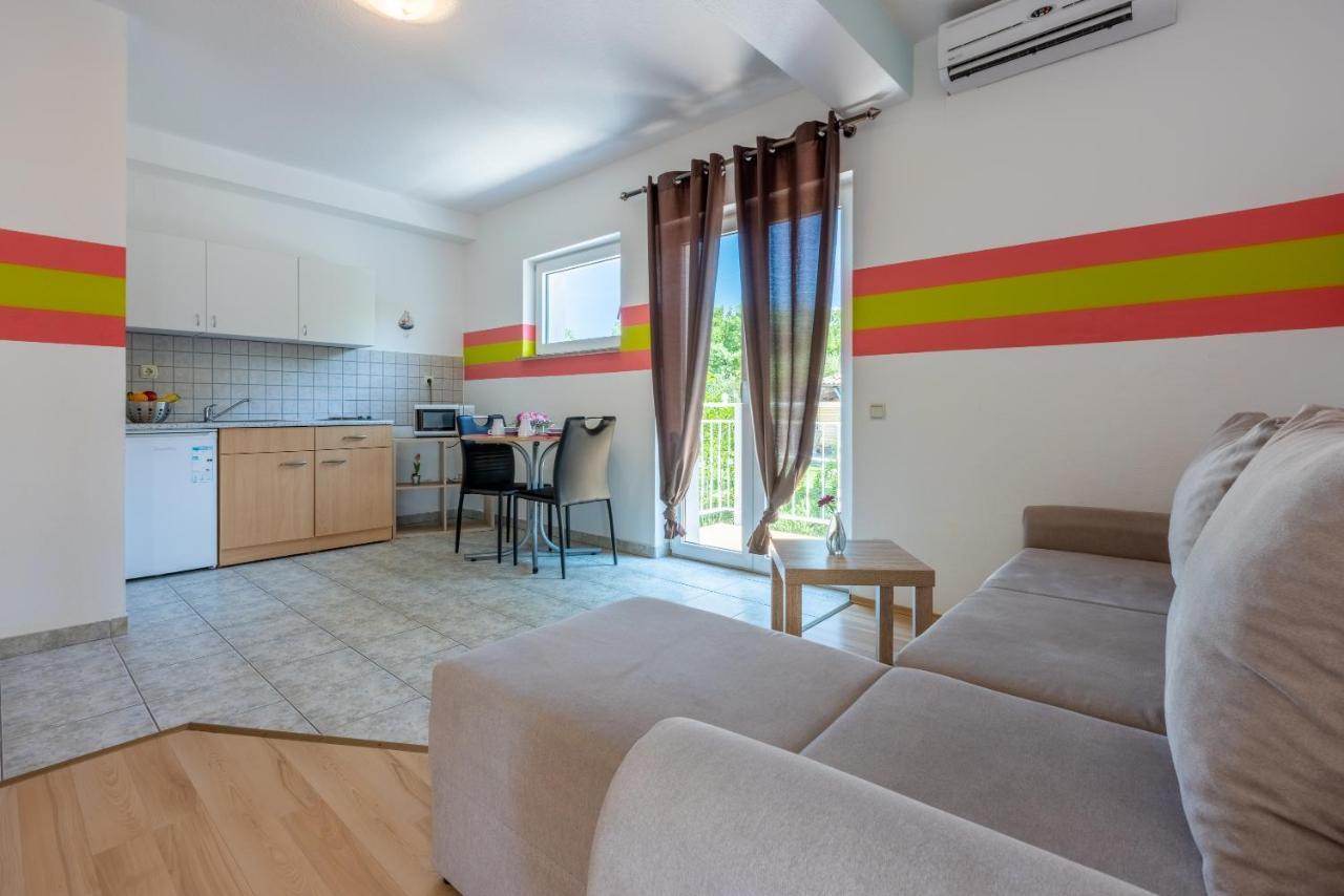 Apartments Antonija Crikvenica Bagian luar foto