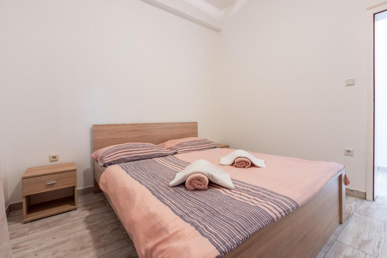 Apartments Antonija Crikvenica Bagian luar foto