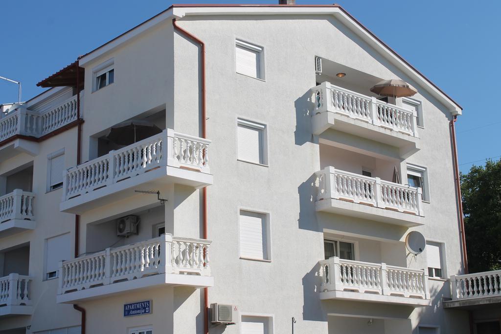Apartments Antonija Crikvenica Bagian luar foto